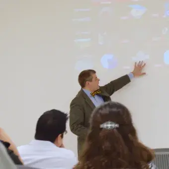 Thomas Kurfess, profesor distinguido de la EIC ofreció un seminario acerca del cambiante proceso de manufactura.