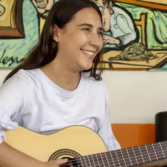You can find this type of guitar at the Veracruz campus. You can find this type of guitar at the Veracruz campus.