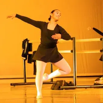 Esencia se presentó en el Teatro Isauro Martínez de Torreón. Foto: Johanna Karrum. Dos bailarinas del Tec de Monterrey campus Laguna presentan muestra de danza