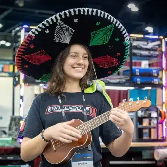 Camila, la mariachi de la robótica
