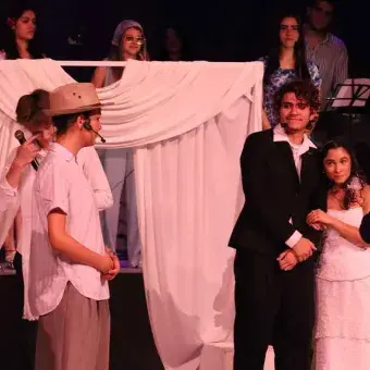 Estudiantes recrean la película de Mamma Mia 