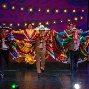 Compañía de Folclor en escena Concierto ensamble Homenaje a mi México Popular del Tec campus Puebla