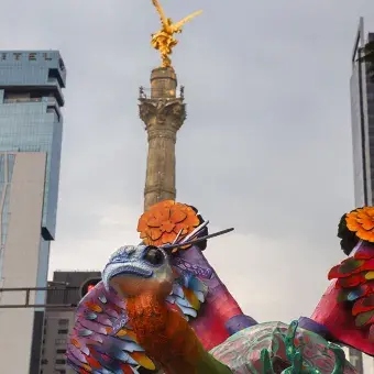 MiCEMtecuhtli, alebrije hecho por estudiantes del Tec campus Estado de México, es presentado en el Desfile y Concurso de Alebrijes Monumentales 2025.