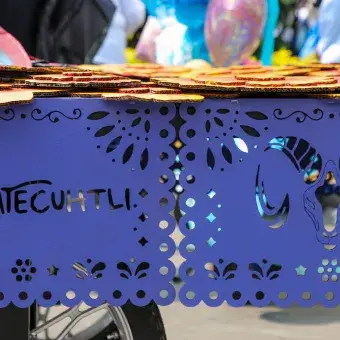 MiCEMtecuhtli, alebrije hecho por estudiantes del Tec campus Estado de México, es presentado en el Desfile y Concurso de Alebrijes Monumentales 2025.