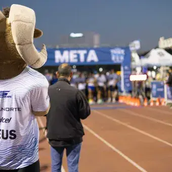 En el marco del 50 aniversario del Tec de campus Querétaro se llevó a cabo la carrera Think, Feel & Run 2025 powered by Skechers con la participación de 1700 corredoras y corredores. 