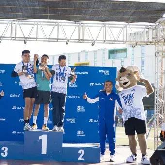 En el marco del 50 aniversario del Tec de campus Querétaro se llevó a cabo la carrera Think, Feel & Run 2025 powered by Skechers con la participación de 1700 corredoras y corredores. 