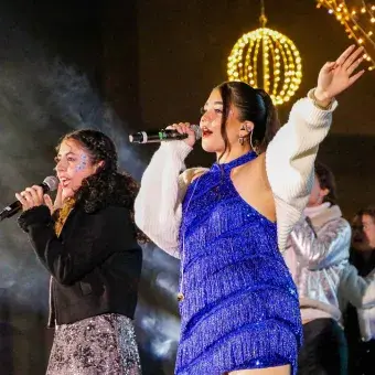 Presentación de Christmas Rocks frente a la comunidad Tec