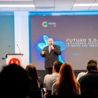 Profesor de campus Sonora Norte imparte conferencia sobre inteligencia artificial en el Tec de Monterrey campus Laguna