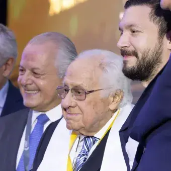 Por primera vez, 2 EXATEC fueron reconocidos por 70 años de egresar.