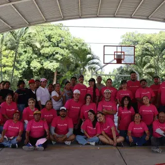 La comunidad del Tec campus Cuernavaca restauró la Escuela Telesecundaria Tezontli en Emiliano Zapata a través del Voluntariado Institucional, mejorando salones, canchas y espacios comunes.