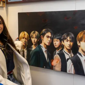 Más allá de exhibir sus obras, los estudiantes vivieron todo el proceso que implica participar en una feria internacional: embalaje, envío, curaduría, montaje, diálogo con otros artistas y contacto directo con el público. 